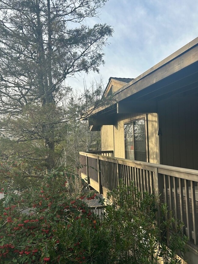 Building Photo - 1 BD Westside Portland Condo near Washington Park Unit A