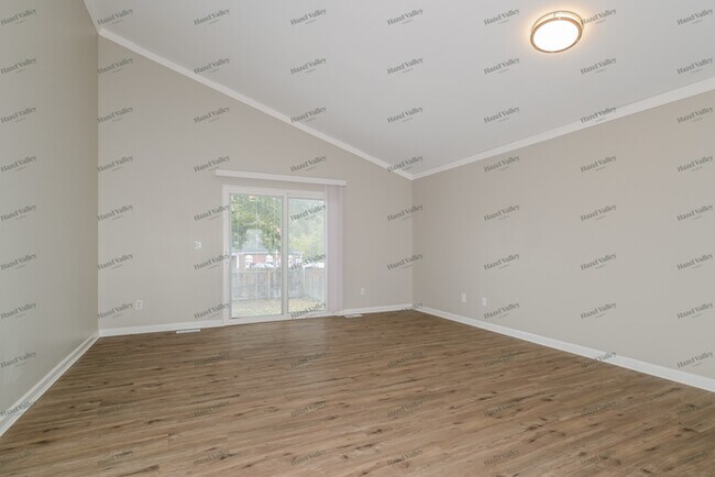 Photo - 451 Xavier Ct