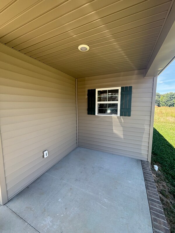 Photo - 106 Apache Ln