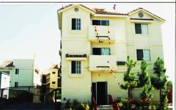 Building Photo - San Salvador Apts