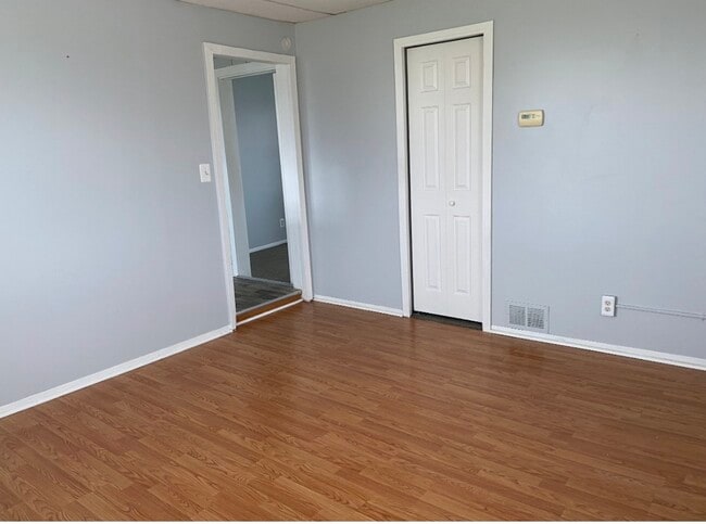 Living Room Unit # 4 - 292 Mill St