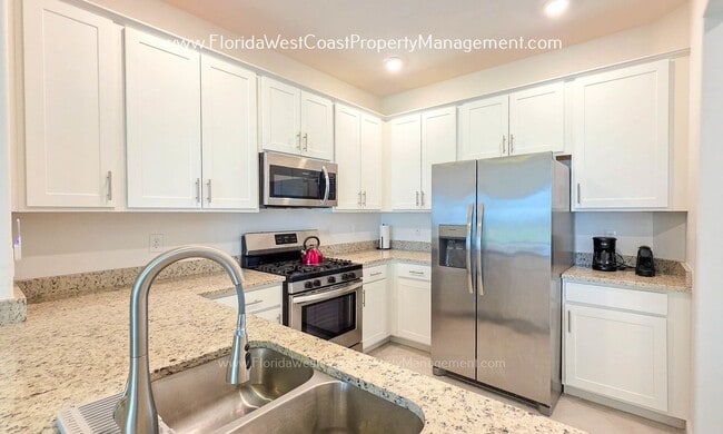 Photo - PHENOMENAL 3 BEDROOM TOWNHOME - LORRAINE LAKES LAKEWOOD RANCH! MOVE IN READY! ANNUAL LEASE!