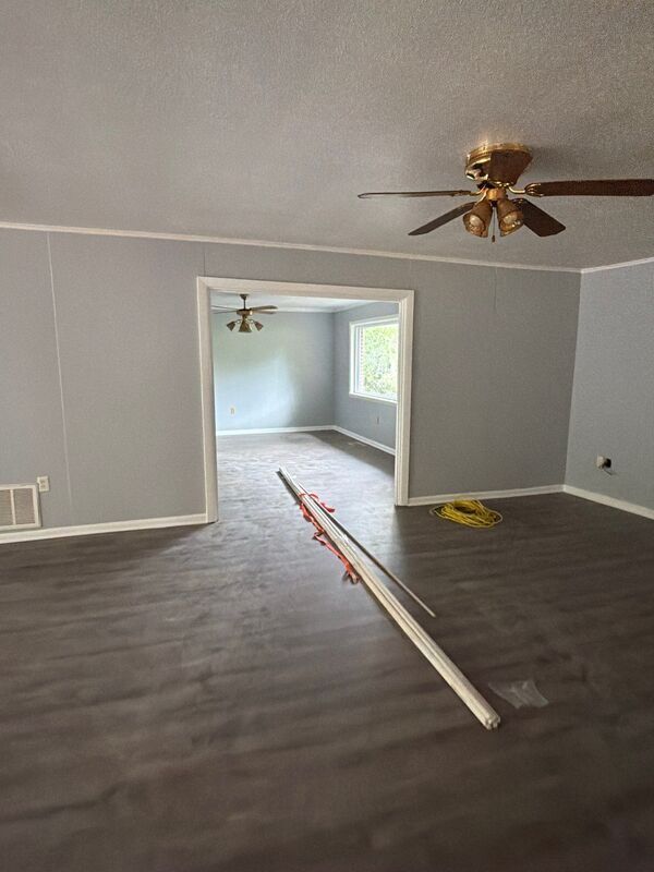 Photo - 415 Sylvan Trail