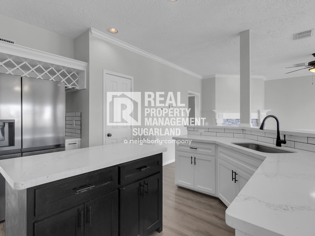 Photo - Executive Living in the Heart of Sugar Land