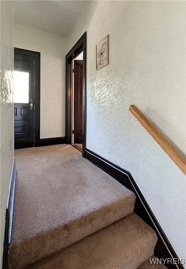 Photo - 95 Rand Ave Unit Upper