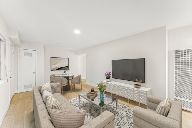 Photo - 231 E Hyde Park Blvd Unit 1