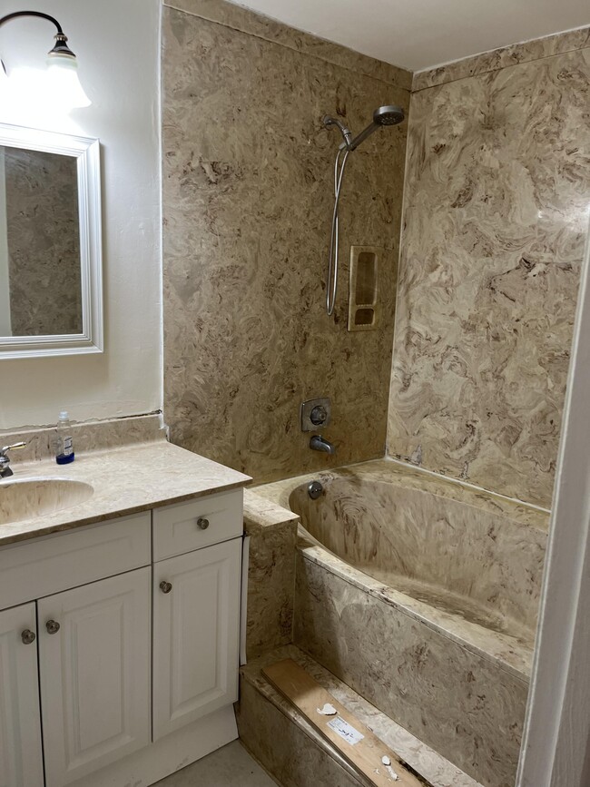 Building Photo - 5 Crossings Cir Unit D Rental