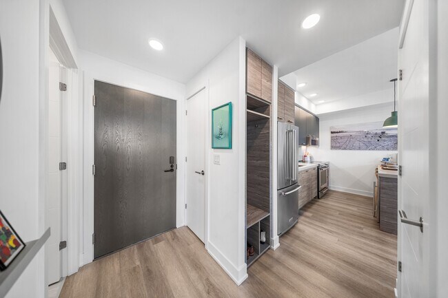 Photo - 484 Spadina Ave.