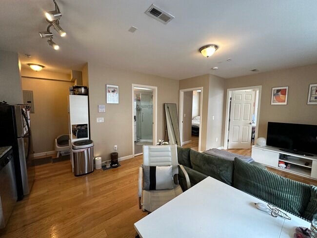 Photo - 53 Chelsea St Unit 2-A