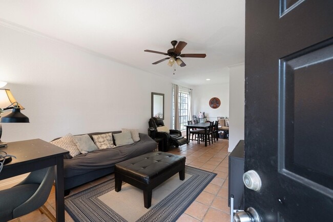 Photo - 8055 Cambridge St Unidad 87