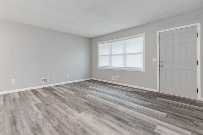 Photo - 2108 Leesburg Rd