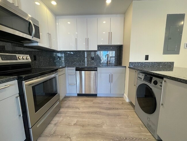 Photo - 1028 Commonwealth Ave Unidad 405