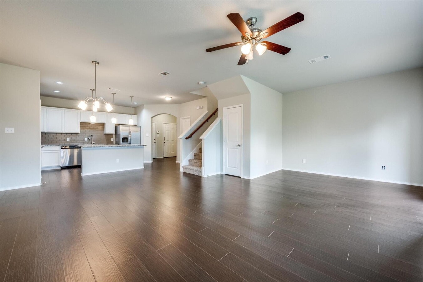 Spacious & Stylish 3-Bedroom Home with 2.5 Baths in Sanger, TX! - Spacious & Stylish 3-Bedroom Home with 2.5 Baths in Sanger, TX!