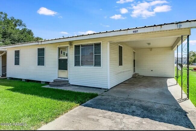 Photo - 907 Elizabeth St