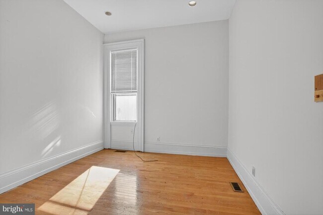 Photo - 1720 Wallace St