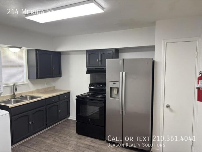 Photo - 214 Merida St