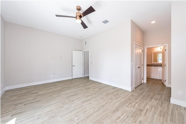 Photo - 1105 NE 2nd Ave