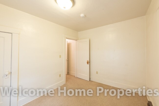 Photo - Cozy 2 Bedroom Apartment Close to WWU Unit 128 SE 2nd
