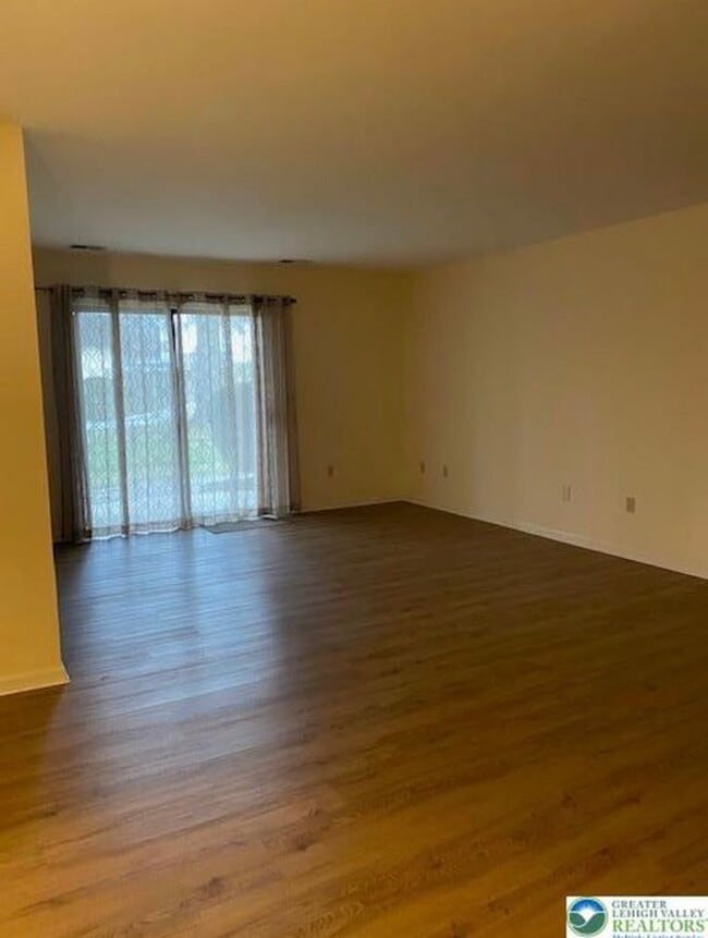 Photo - 978 Cold Spring Rd Unidad 4