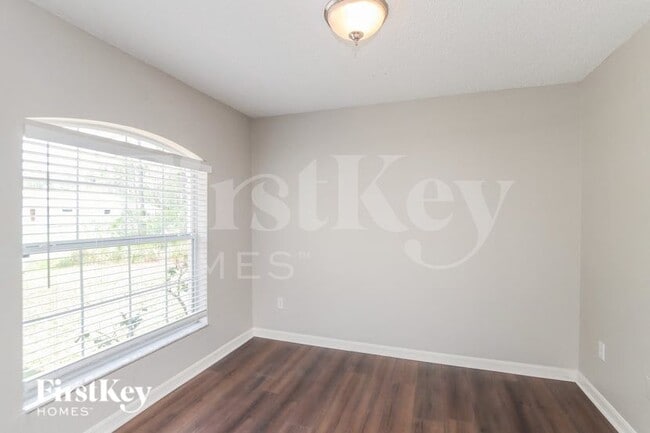 Photo - 826 Tedder Rd SE