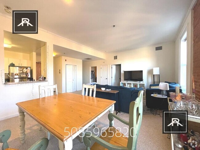 Building Photo - 3 bedroom in Brookline MA 02445 Unit 3A Rental