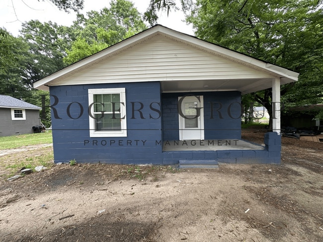 Photo - 1023 Hughes St