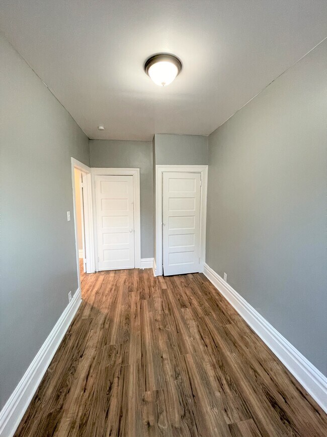 Photo - 107 Parkhurst St Unit 2