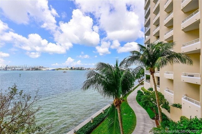 Photo - 888 Brickell Key Dr Unit 600