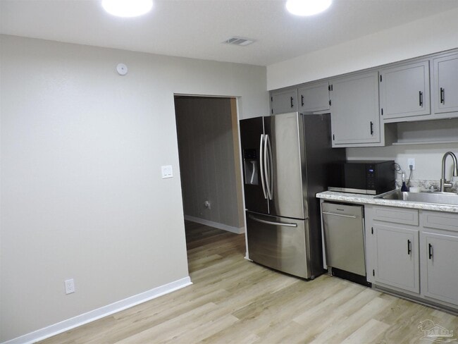 Photo - 830 Calhoun Ave