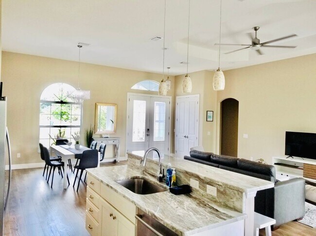 Photo - 257 Manor Rd