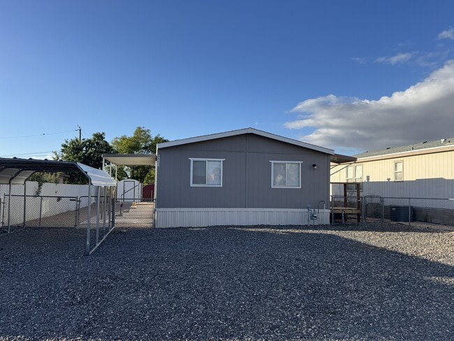 Building Photo - 1550 Packard Ave