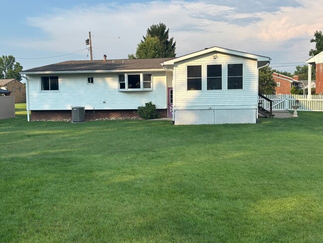 225 Fairhaven Dr