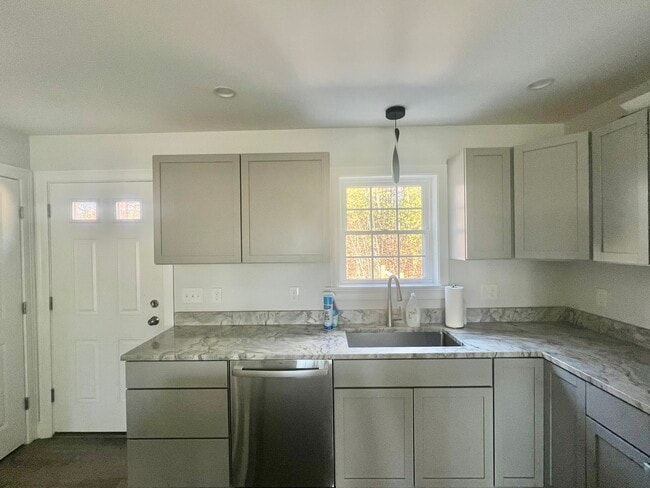 Photo - 652 Goodwins Mills Rd