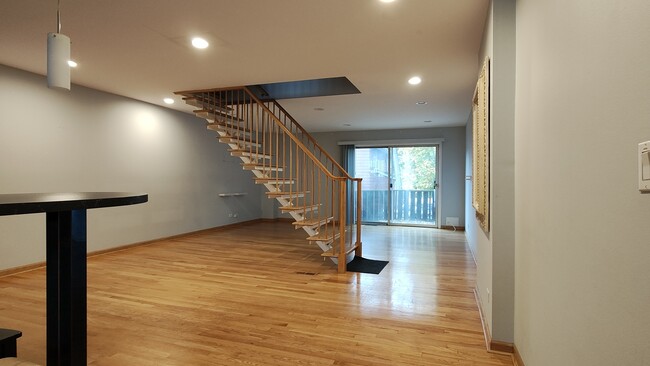 Photo - 545 W Park Ave Townhome