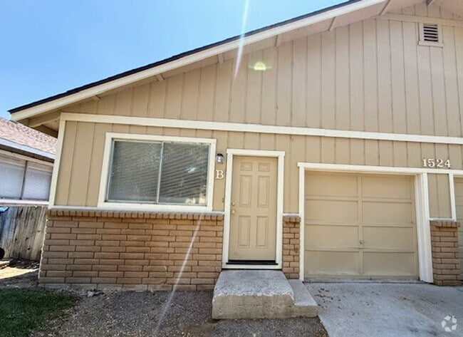 Building Photo - 1524 North Ct Unit B Rental