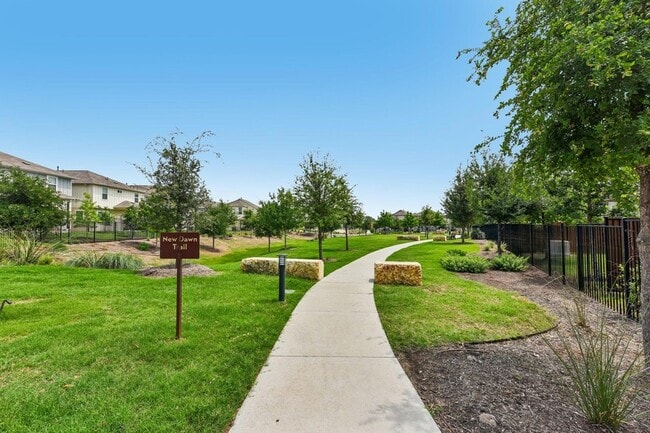 Photo - 9901 Thane Way