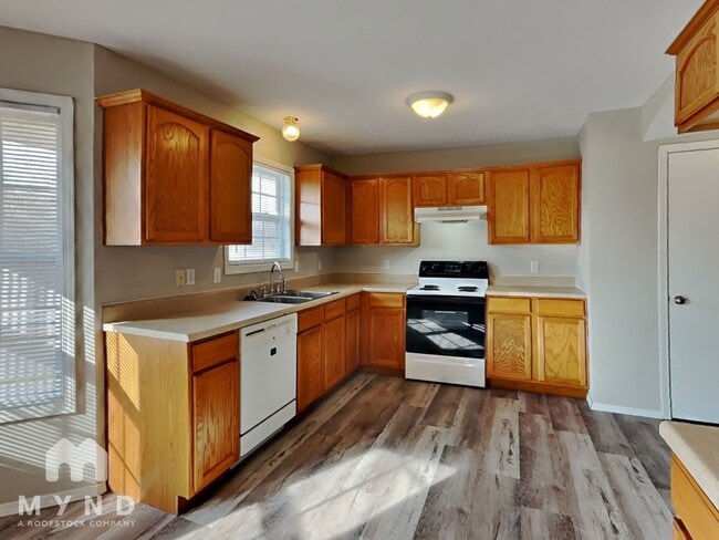 Photo - 1102 W Snider St