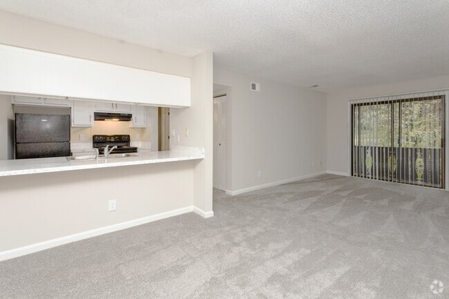 2BR, 1BA - 940 SF - Dining Area & Living Room