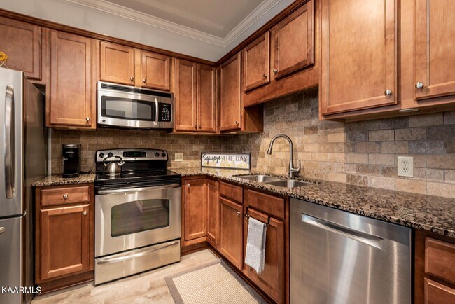 Photo - 445 W Blount Ave Unit 322