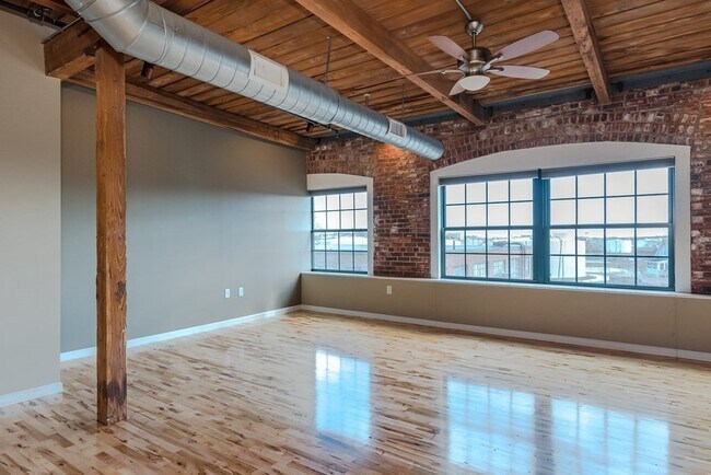 Photo - 210 Broadway Unit 404