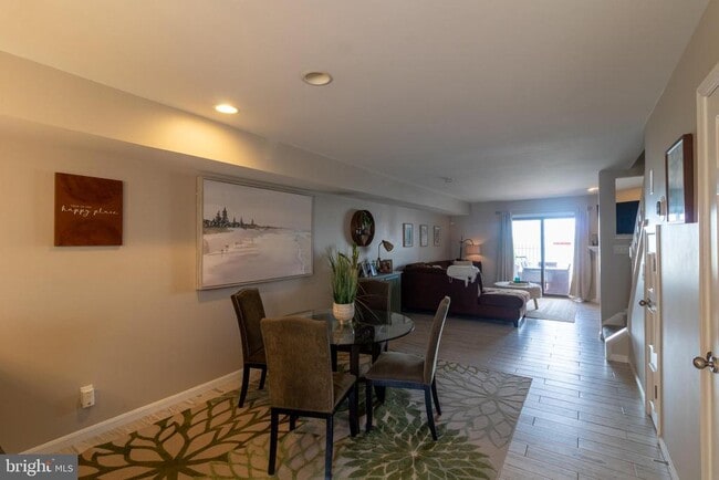 Photo - 25 Queen Elizabeth Ct