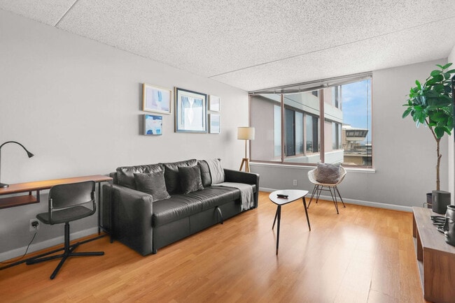 Building Photo - 401 12th St S Rental