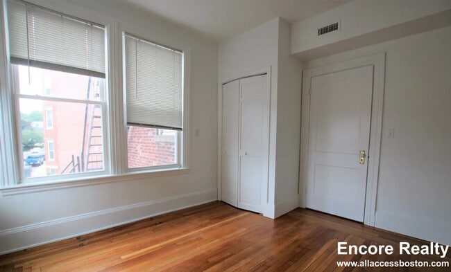 Photo - 1516 Commonwealth Ave