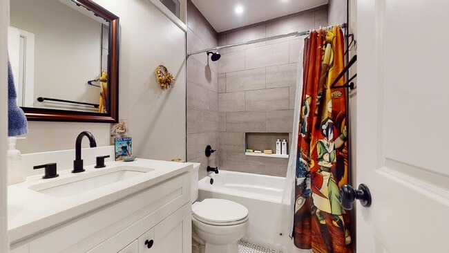 Photo - 1310 Holbrook St NE