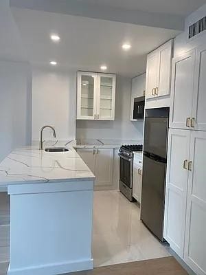 1 Irving Pl Unit V13H