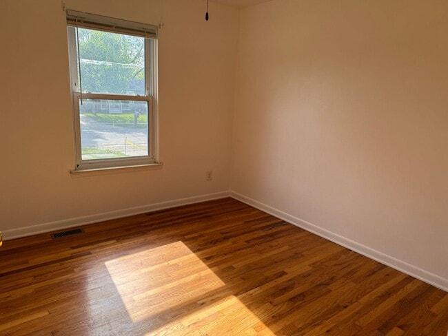 Photo - 3 bedroom 1 bath, fenced in back yard, one car attached garage
