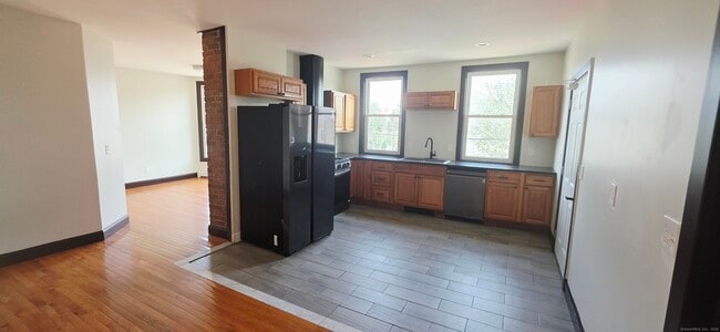Photo - 327 Broad St Apartment Unit 2nd Fl