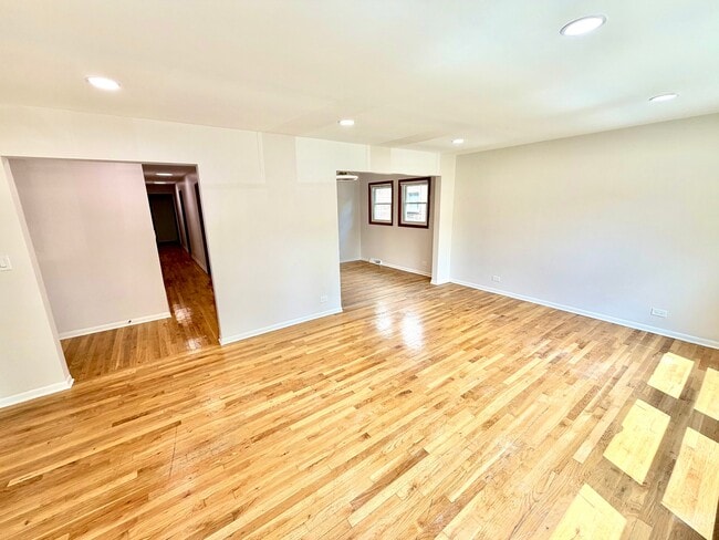 Photo - 167 E Van Buren St Unit 1