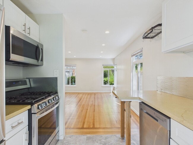 Building Photo - **Bright & Spacious 1BR Near UC Berkeley | Hardwood Floors + Natural Light**