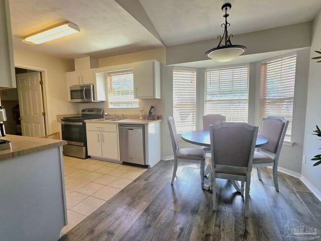 Photo - 81 N Jamaica St